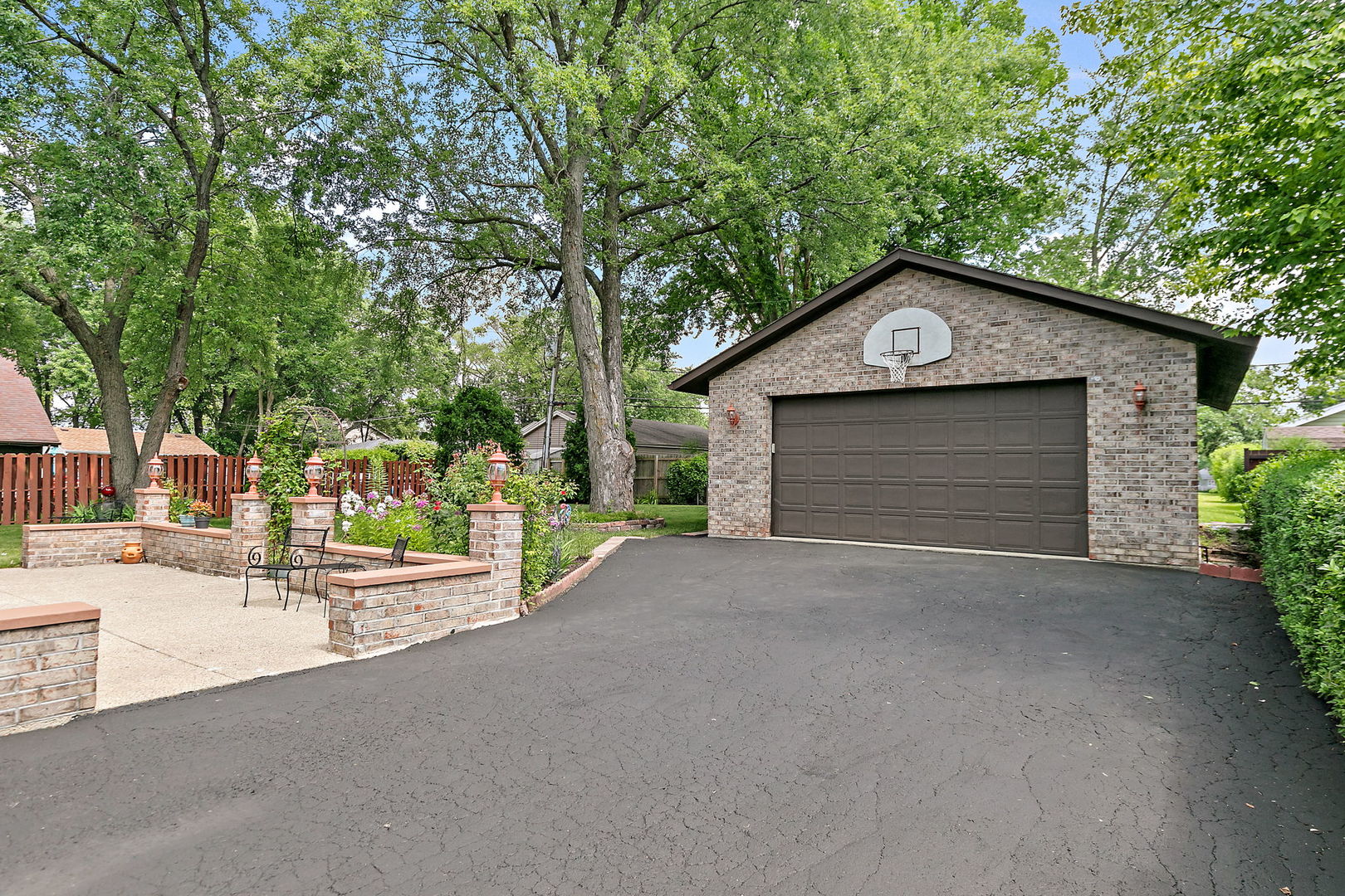 385 illinois Boulevard, Hoffman Estates, IL 60169