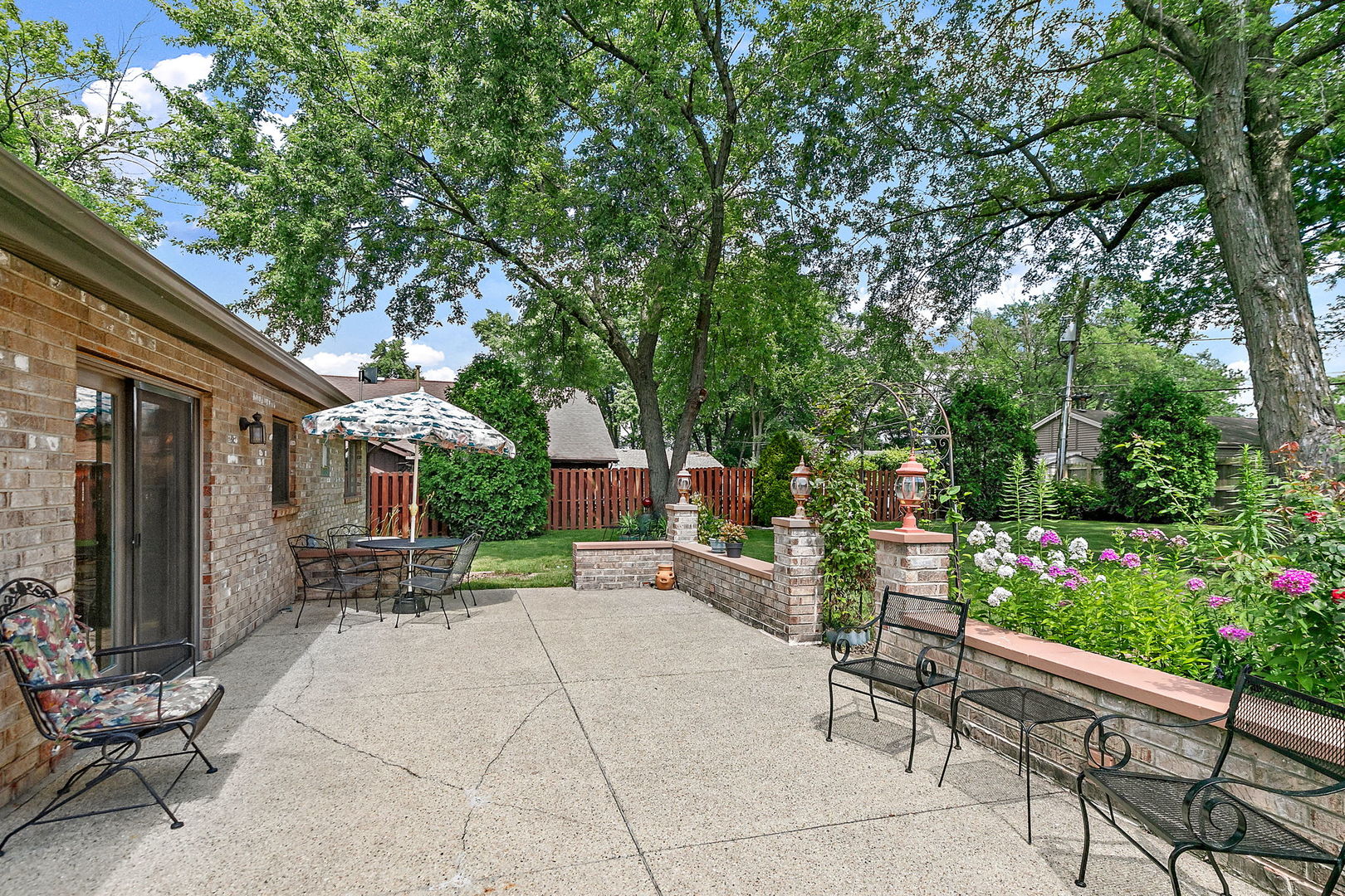 385 illinois Boulevard, Hoffman Estates, IL 60169