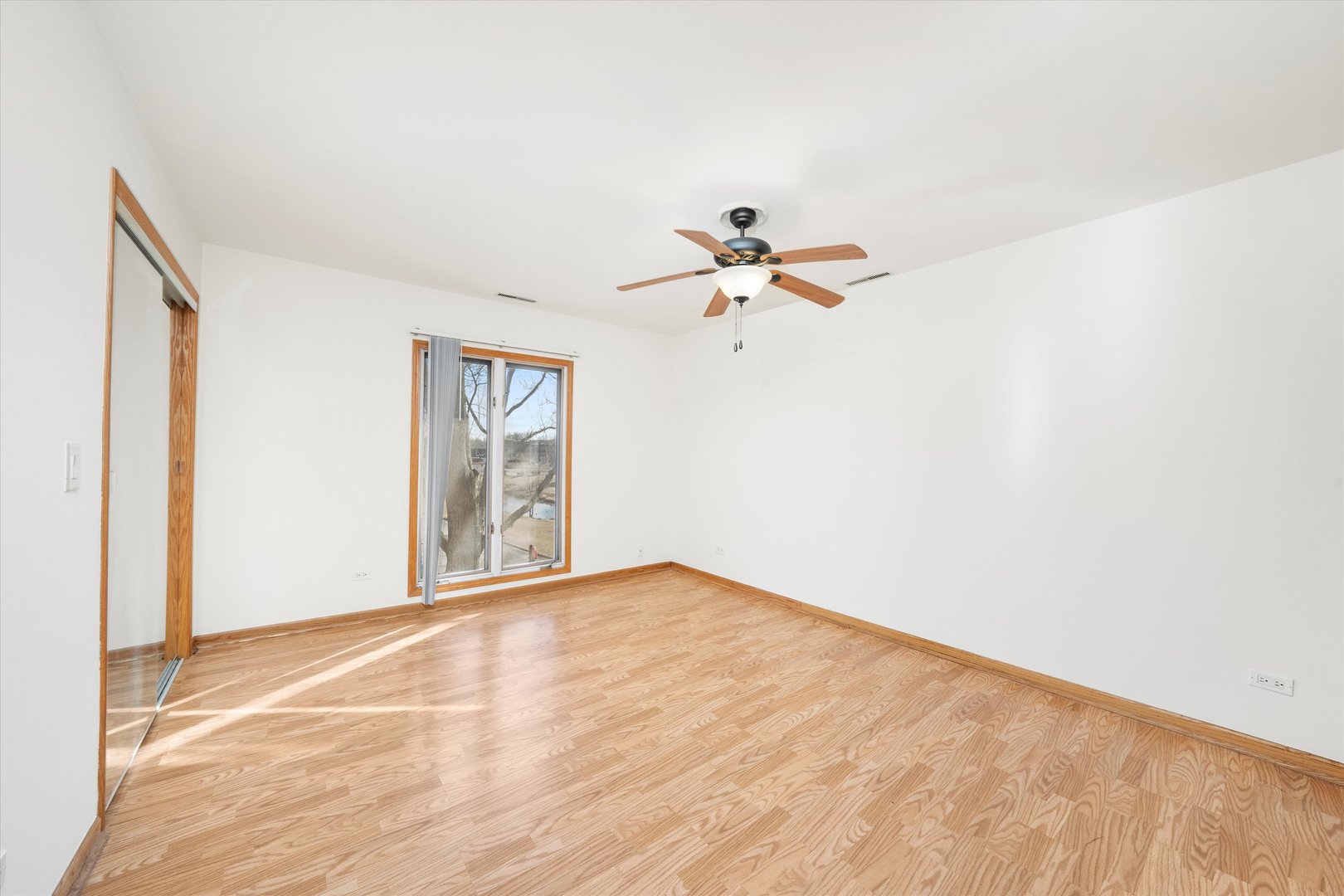 5721 CIRCLE Drive #304, Oak Lawn, IL 60453