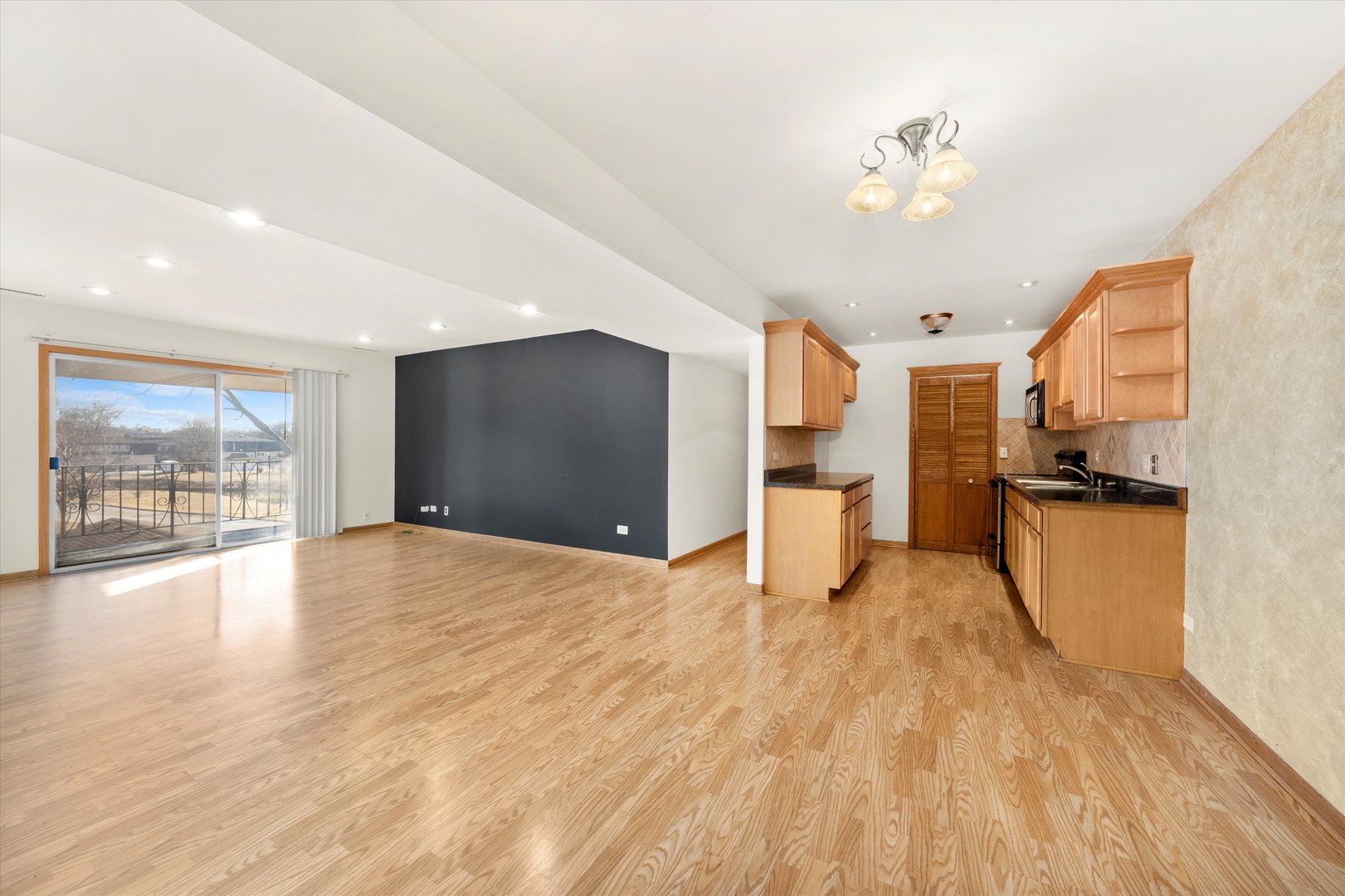 5721 CIRCLE Drive #304, Oak Lawn, IL 60453