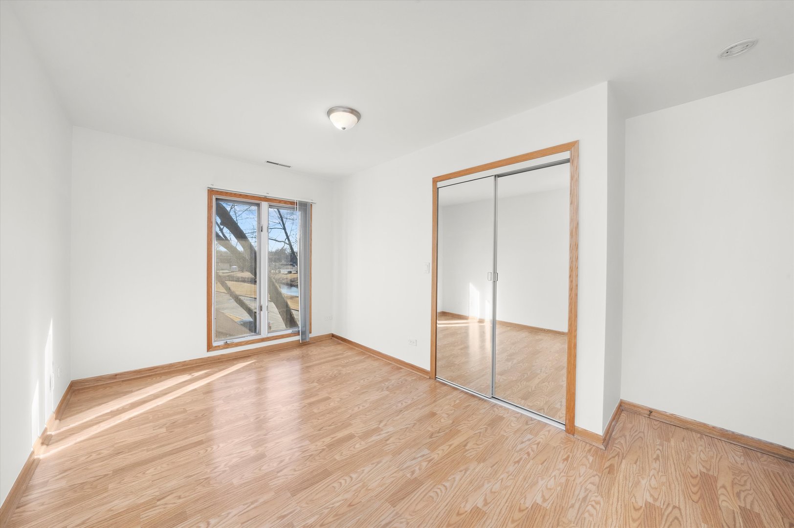 5721 CIRCLE Drive #304, Oak Lawn, IL 60453