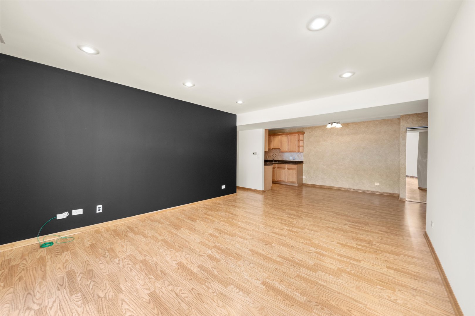 5721 CIRCLE Drive #304, Oak Lawn, IL 60453