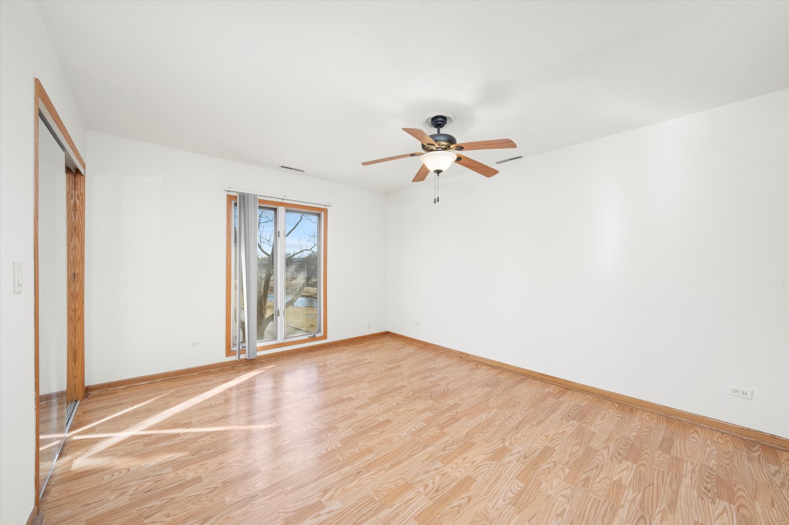 5721 CIRCLE Drive #304, Oak Lawn, IL 60453