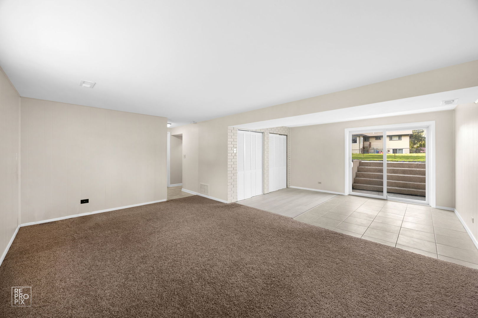 728 Boxwood Drive, Schaumburg, IL 60193