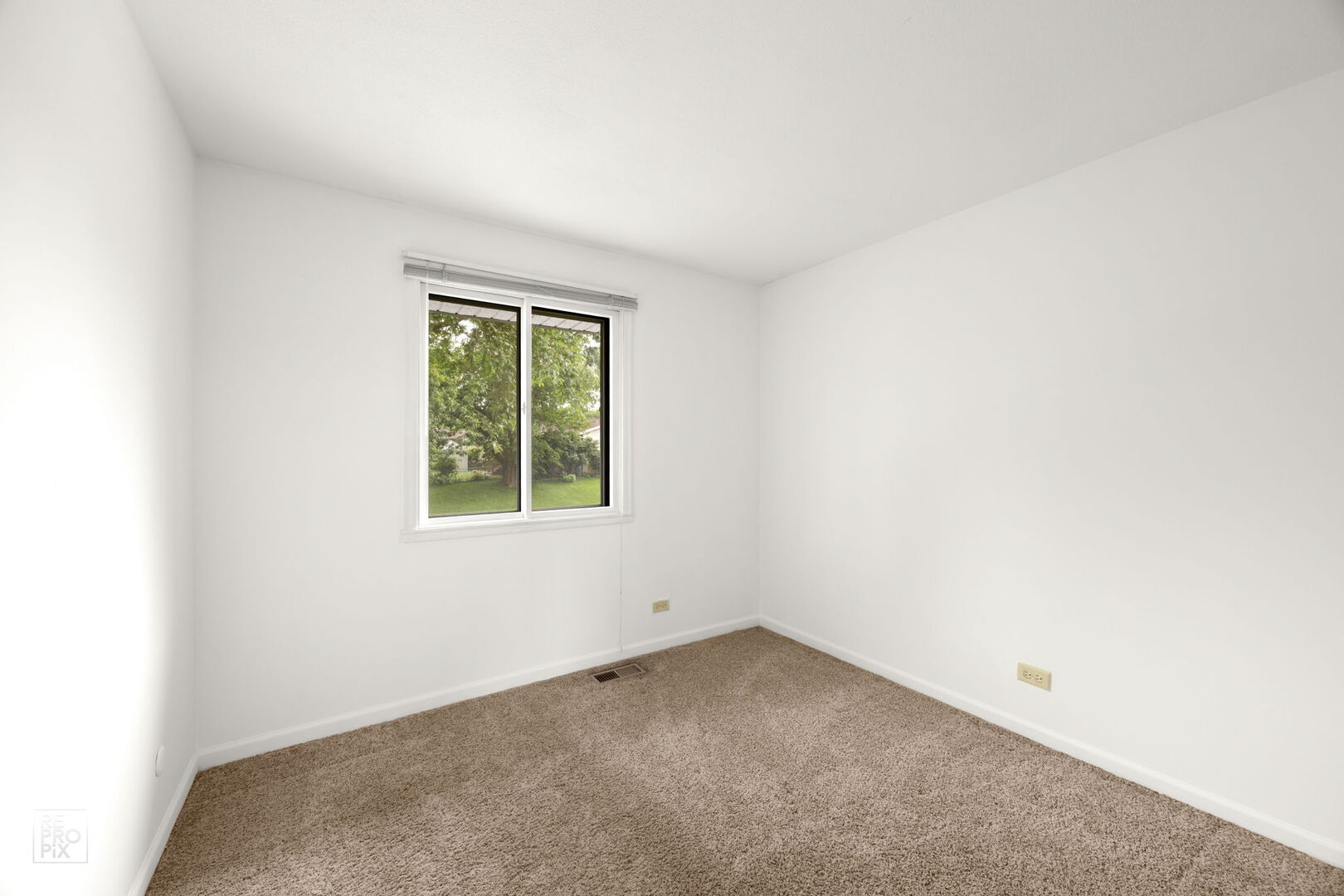 728 Boxwood Drive, Schaumburg, IL 60193