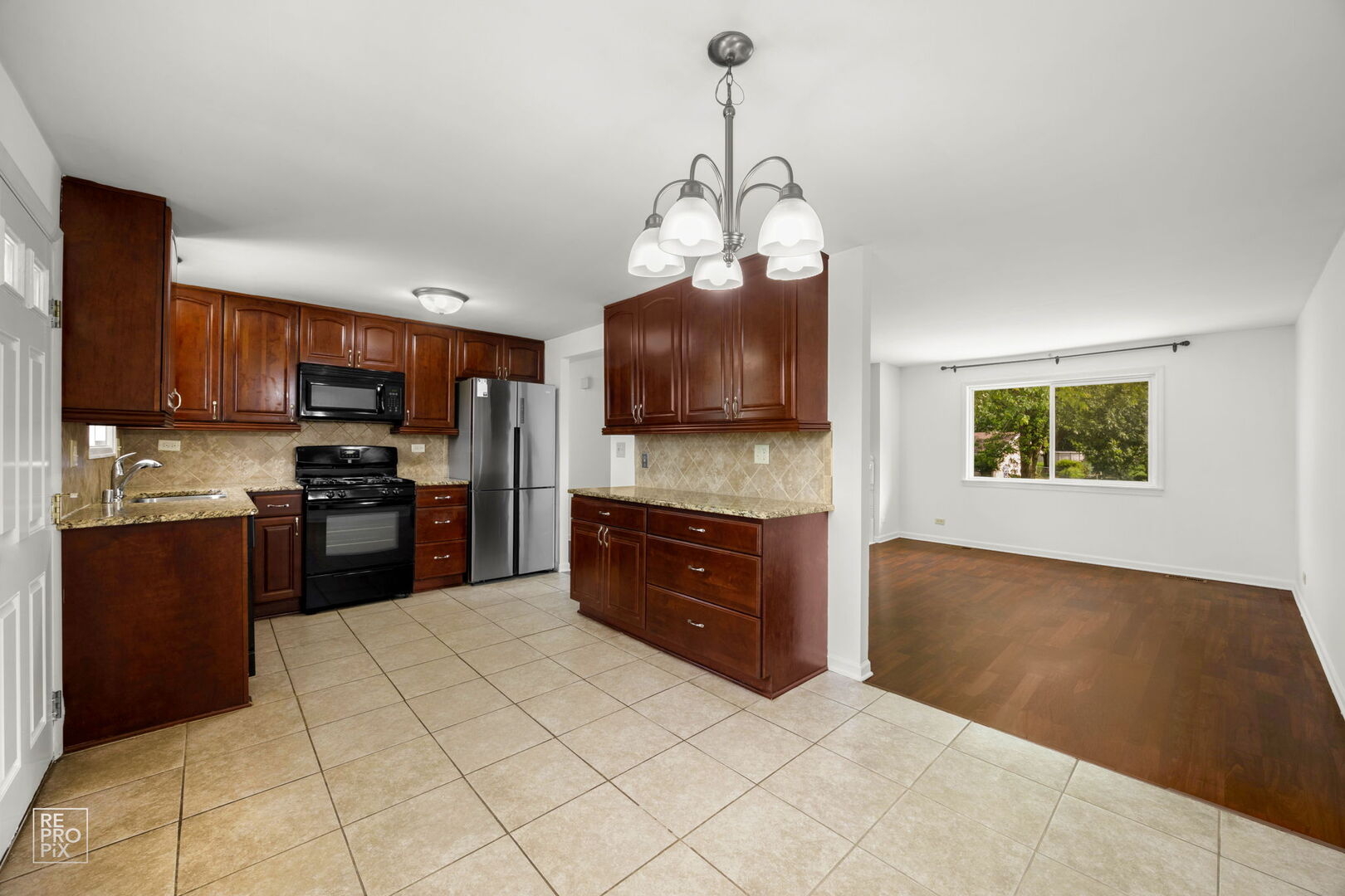 728 Boxwood Drive, Schaumburg, IL 60193