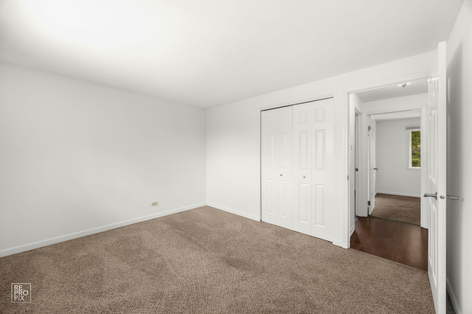 728 Boxwood Drive, Schaumburg, IL 60193