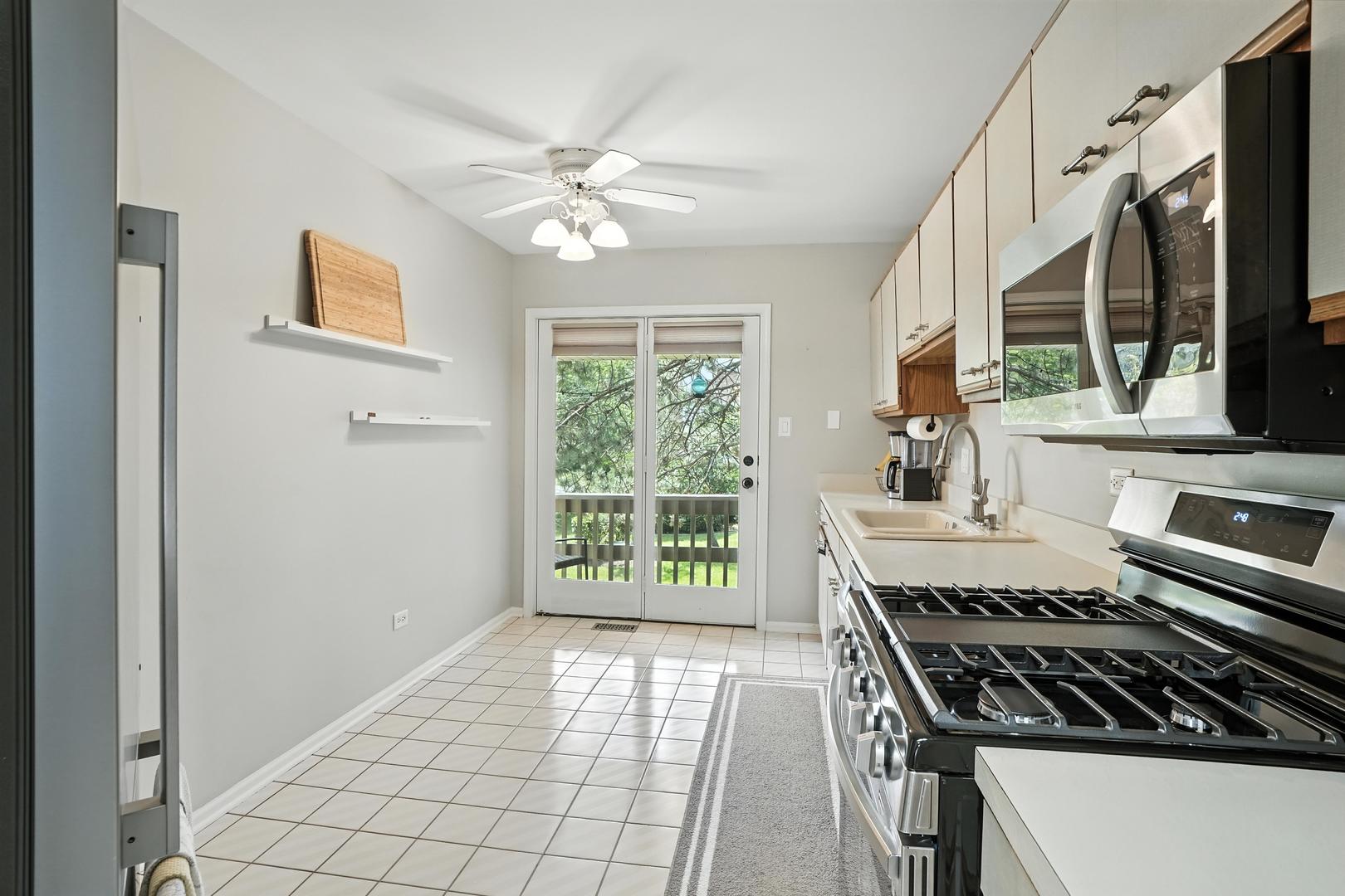 9334 DRUMMOND Drive #9334, Tinley Park, IL 60487
