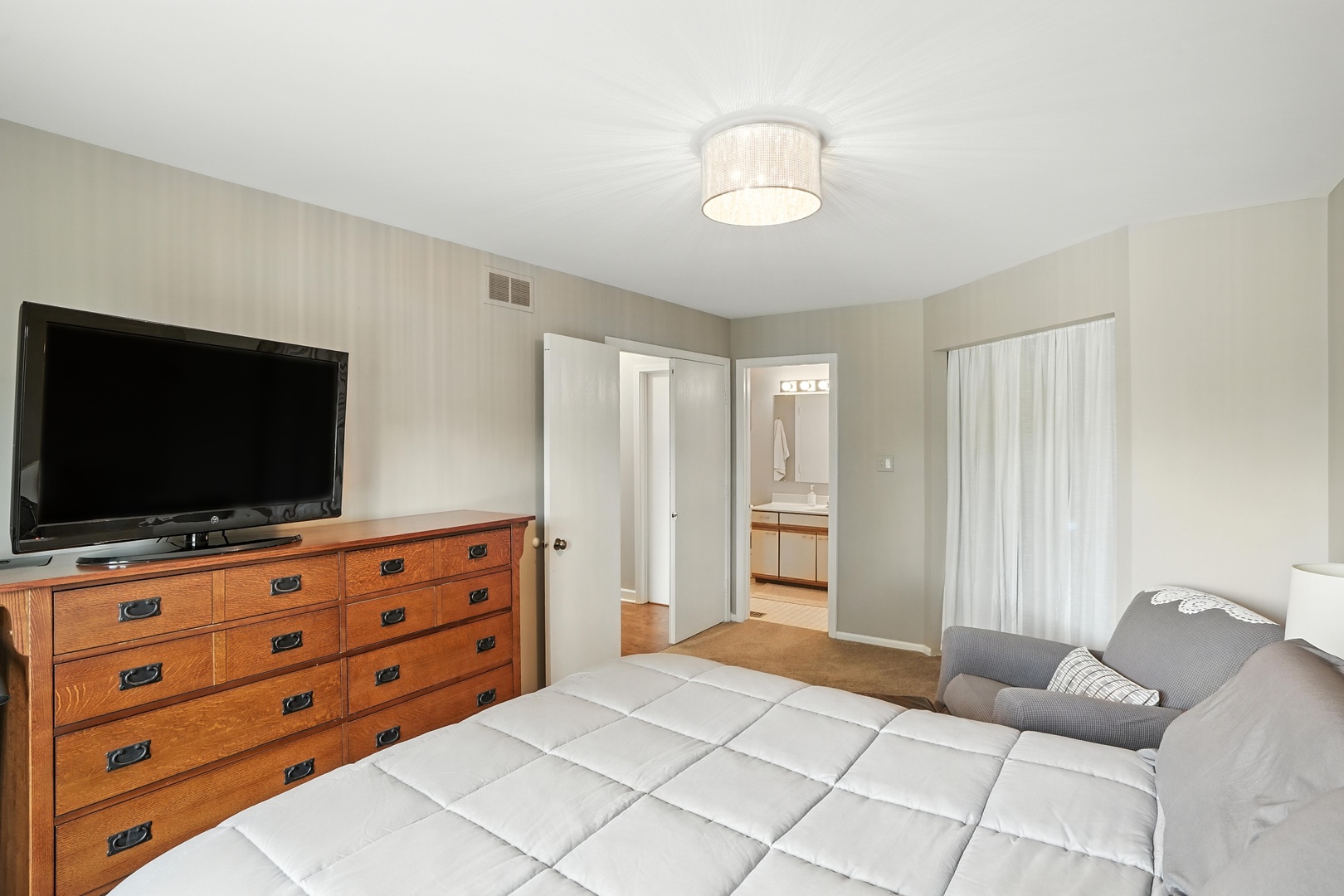 9334 DRUMMOND Drive #9334, Tinley Park, IL 60487