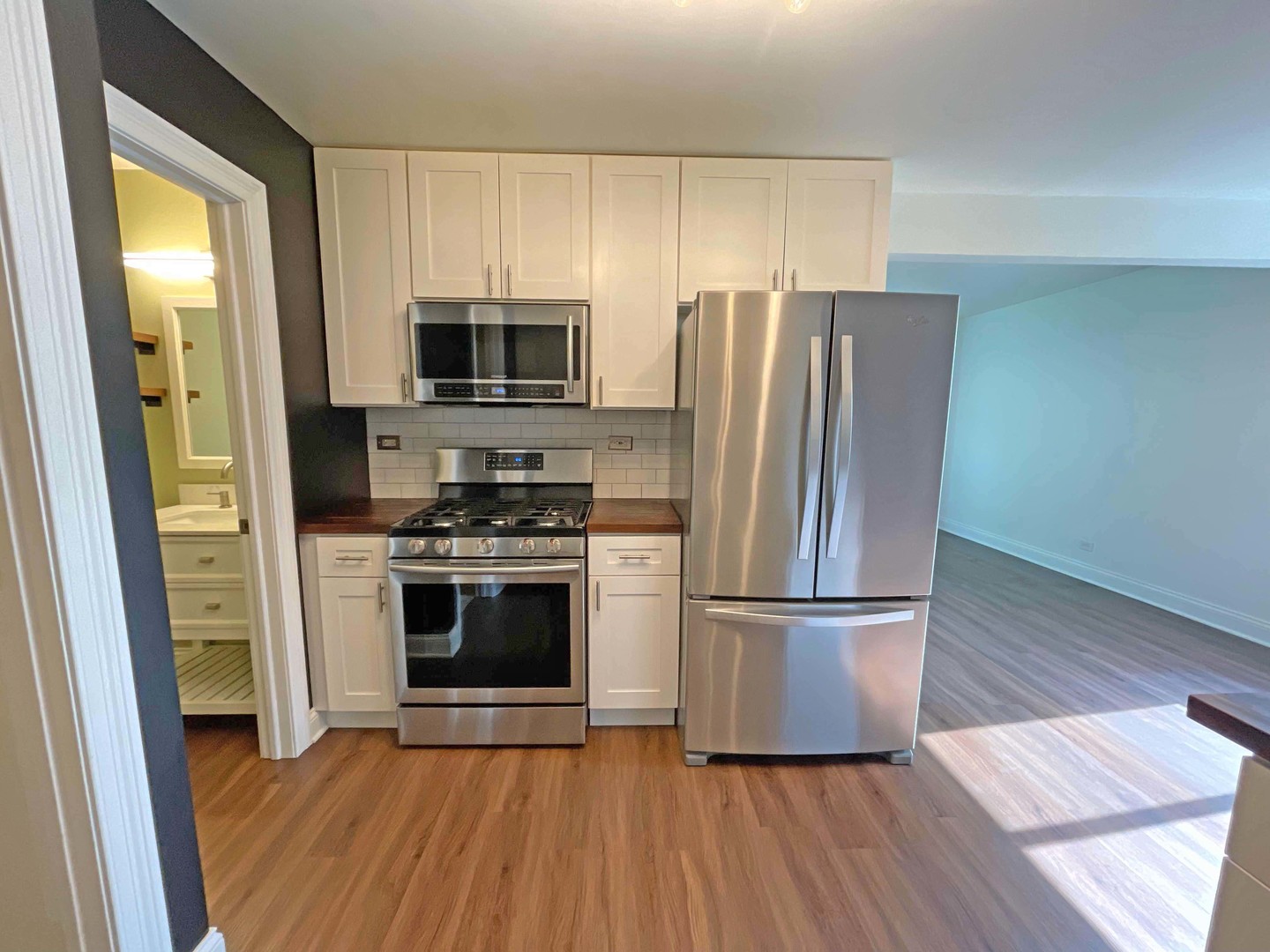 211 E Oneida Avenue #G, Bartlett, IL 60103