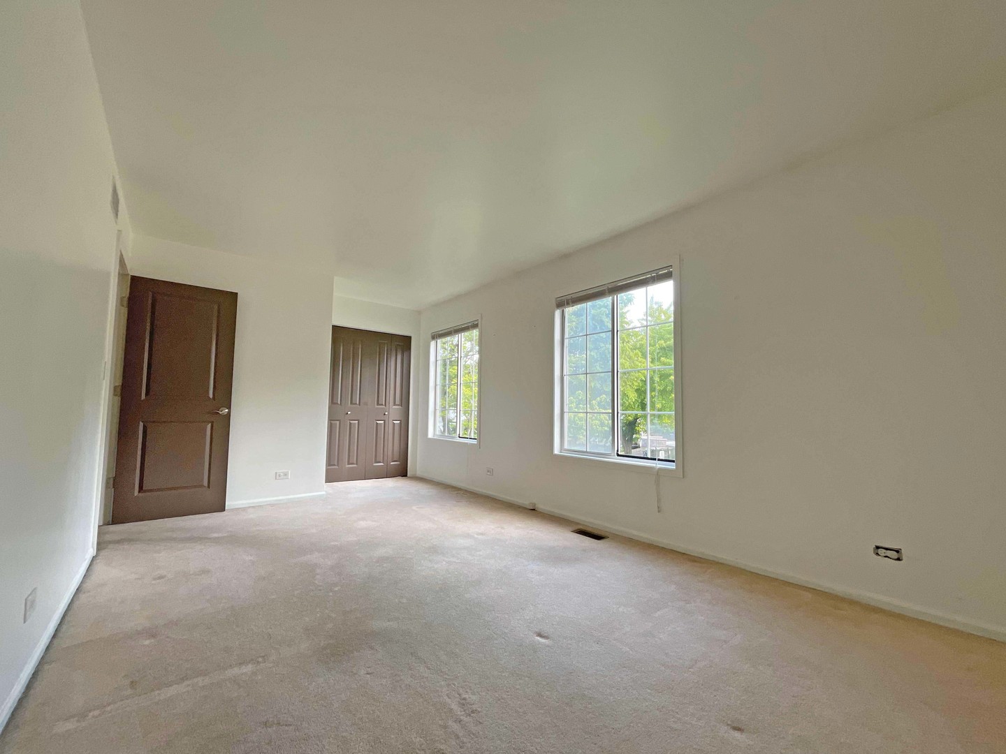 211 E Oneida Avenue #G, Bartlett, IL 60103