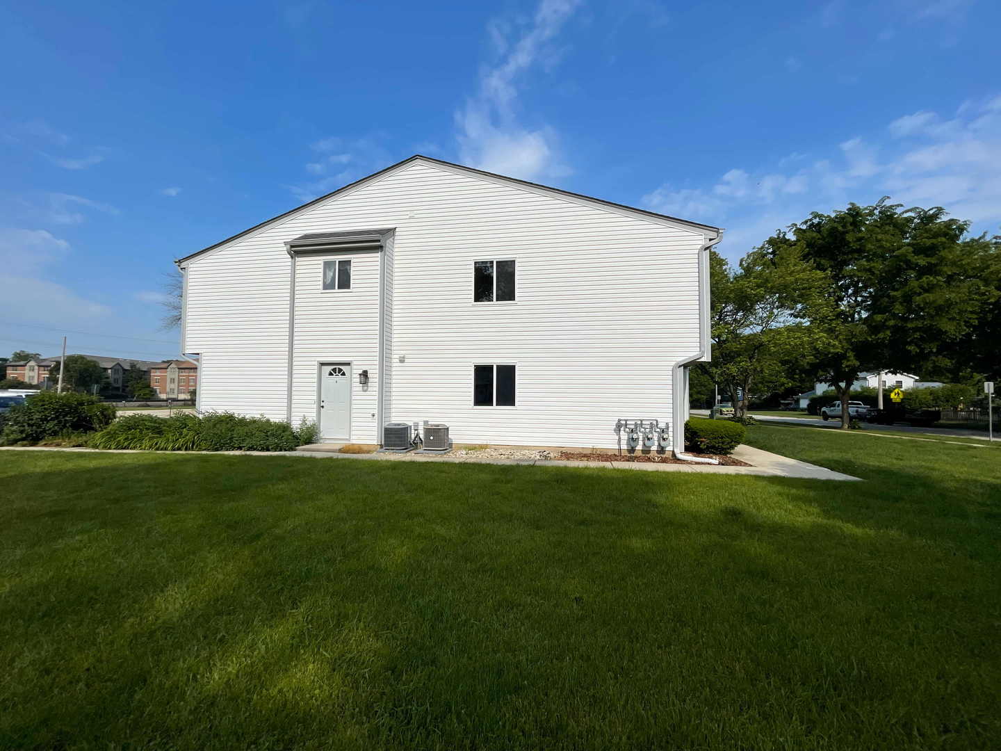 211 E Oneida Avenue #G, Bartlett, IL 60103