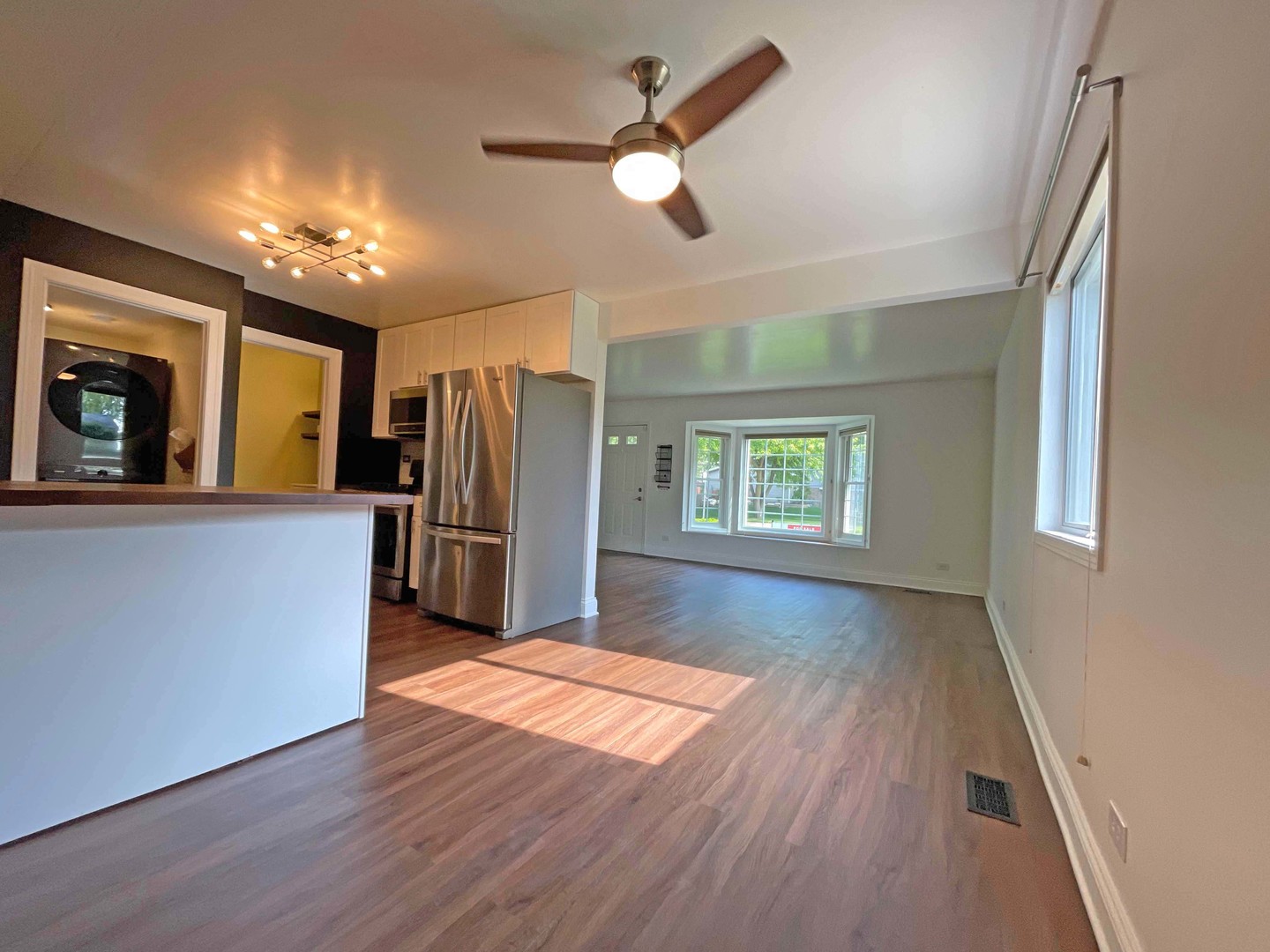 211 E Oneida Avenue #G, Bartlett, IL 60103
