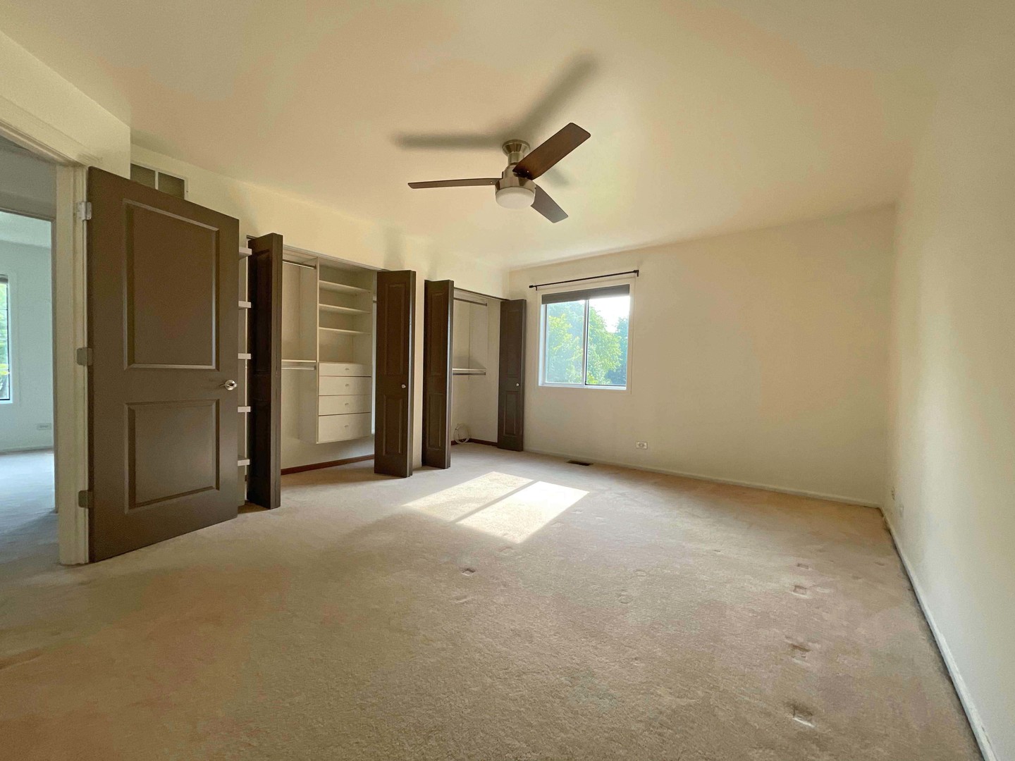 211 E Oneida Avenue #G, Bartlett, IL 60103
