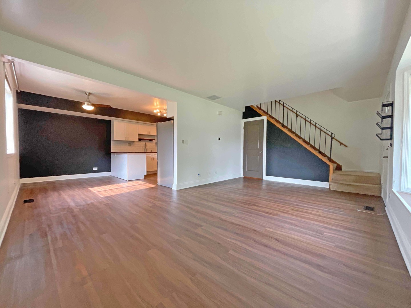 211 E Oneida Avenue #G, Bartlett, IL 60103