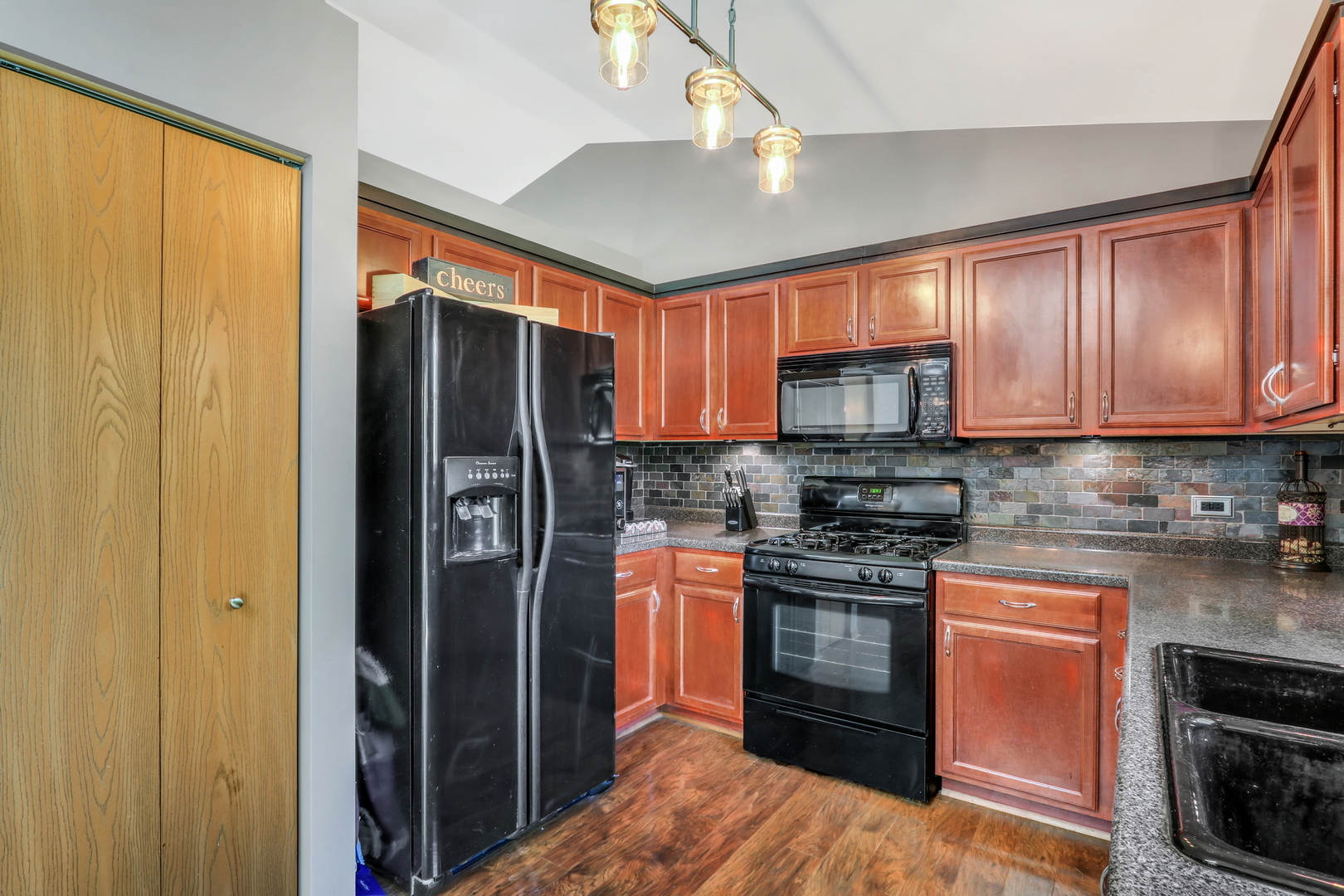 1111 Pheasant Run, Zion, IL 60099