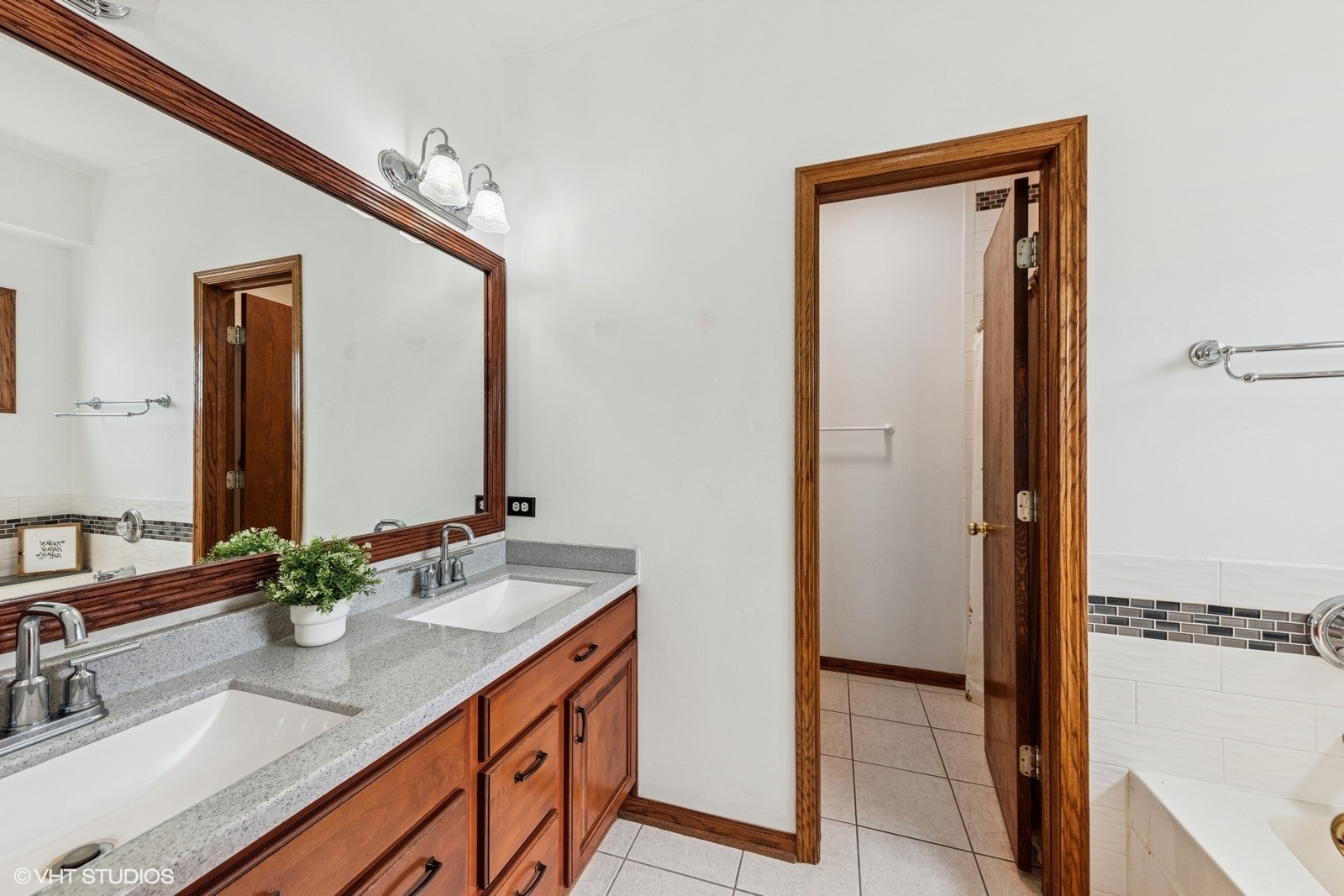 5408 W Valley Drive, Richmond, IL 60071