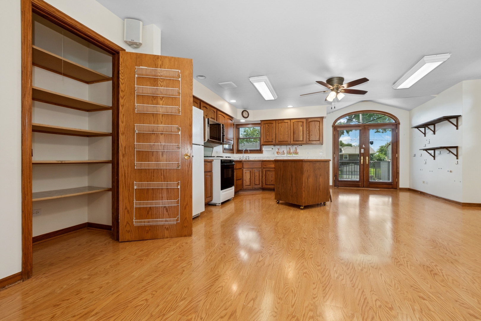 16409 64th Court, Tinley Park, IL 60477