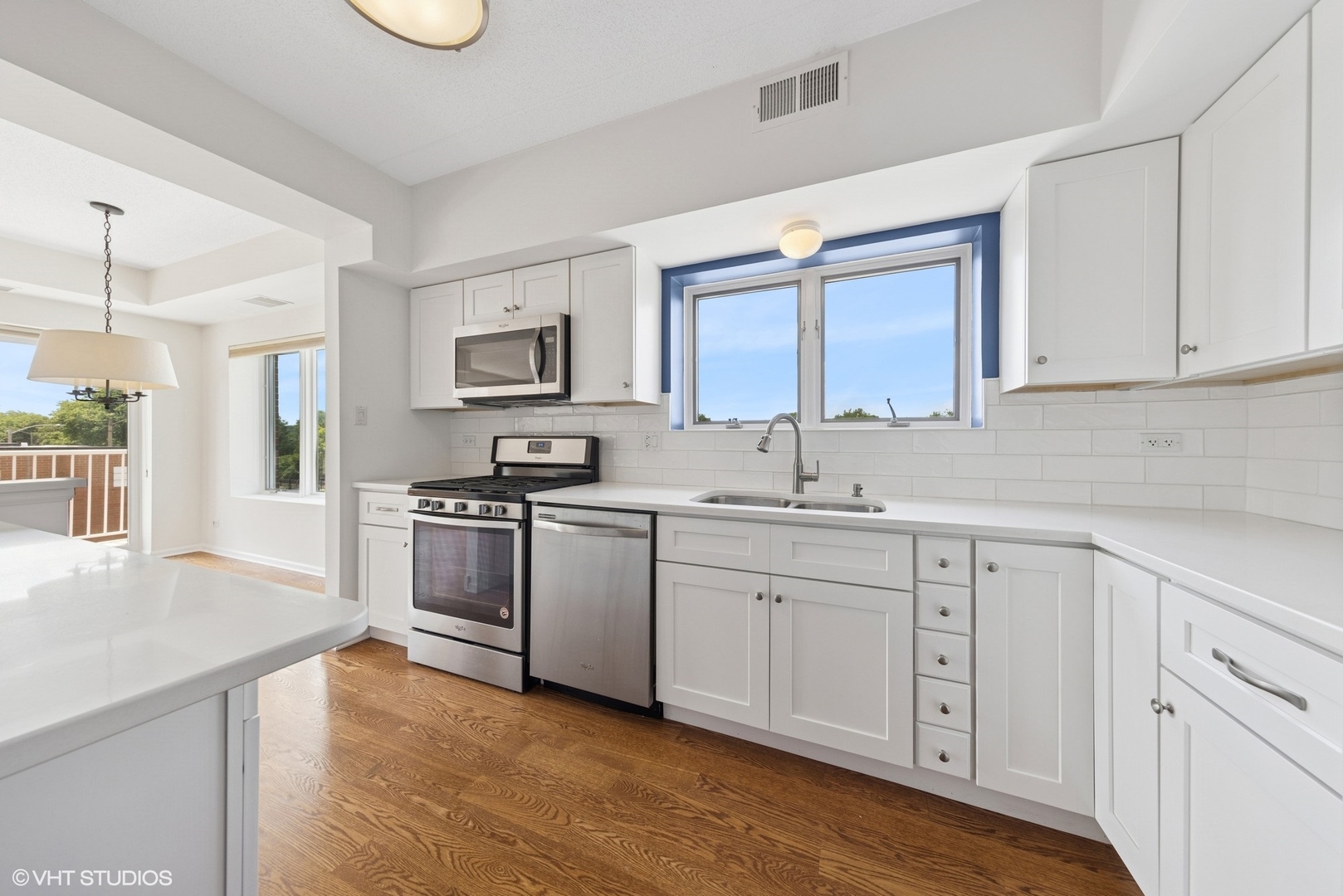 14 S Ashland Avenue #305, La Grange, IL 60525