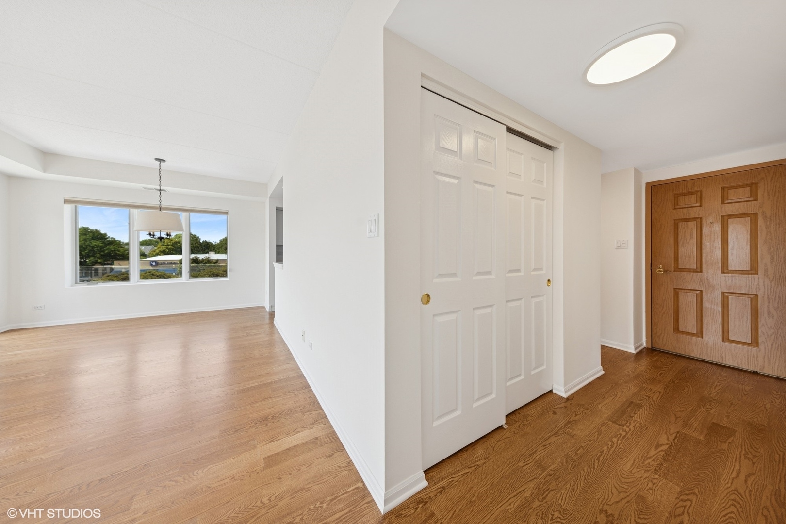 14 S Ashland Avenue #305, La Grange, IL 60525