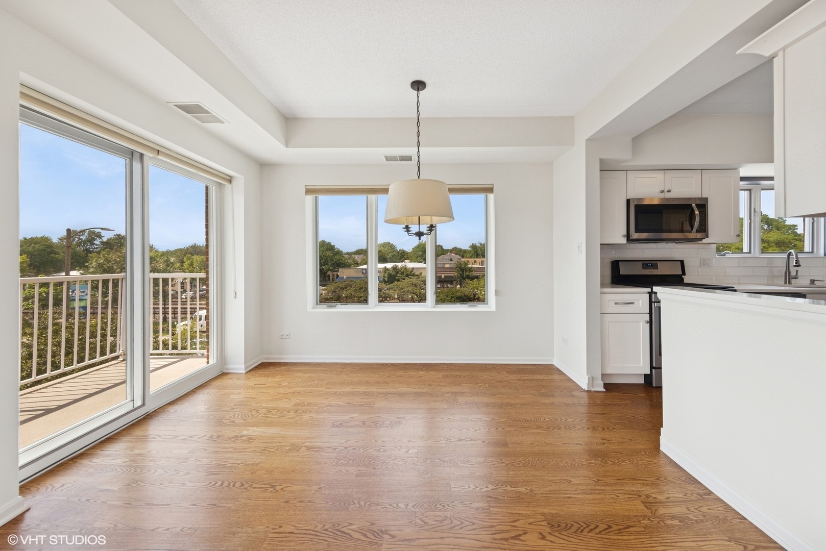 14 S Ashland Avenue #305, La Grange, IL 60525