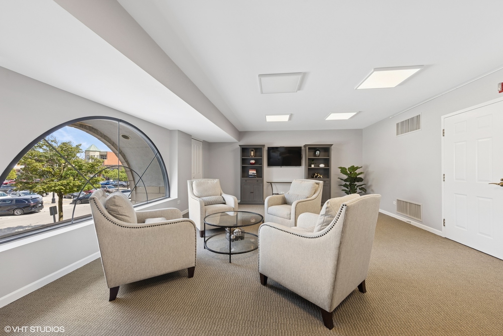 14 S Ashland Avenue #305, La Grange, IL 60525
