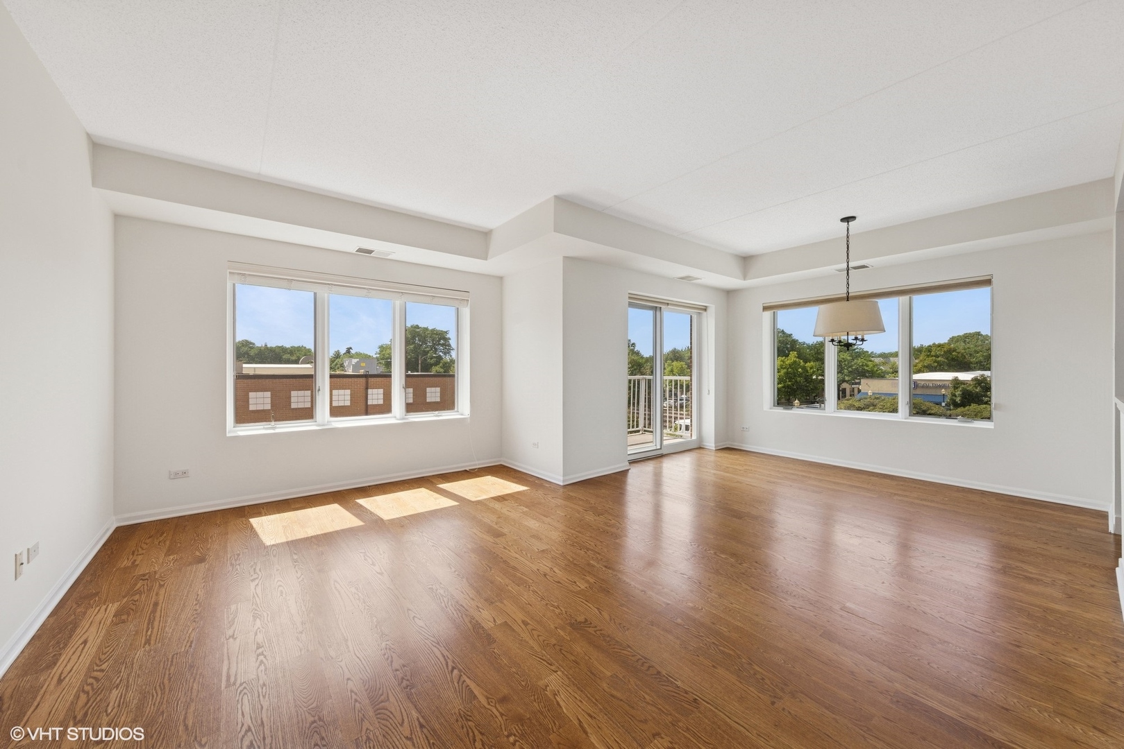 14 S Ashland Avenue #305, La Grange, IL 60525