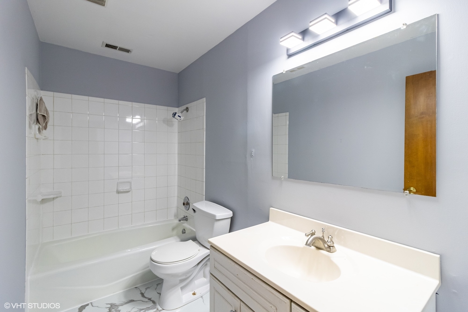 3124 N 76th Avenue, Elmwood Park, IL 60707