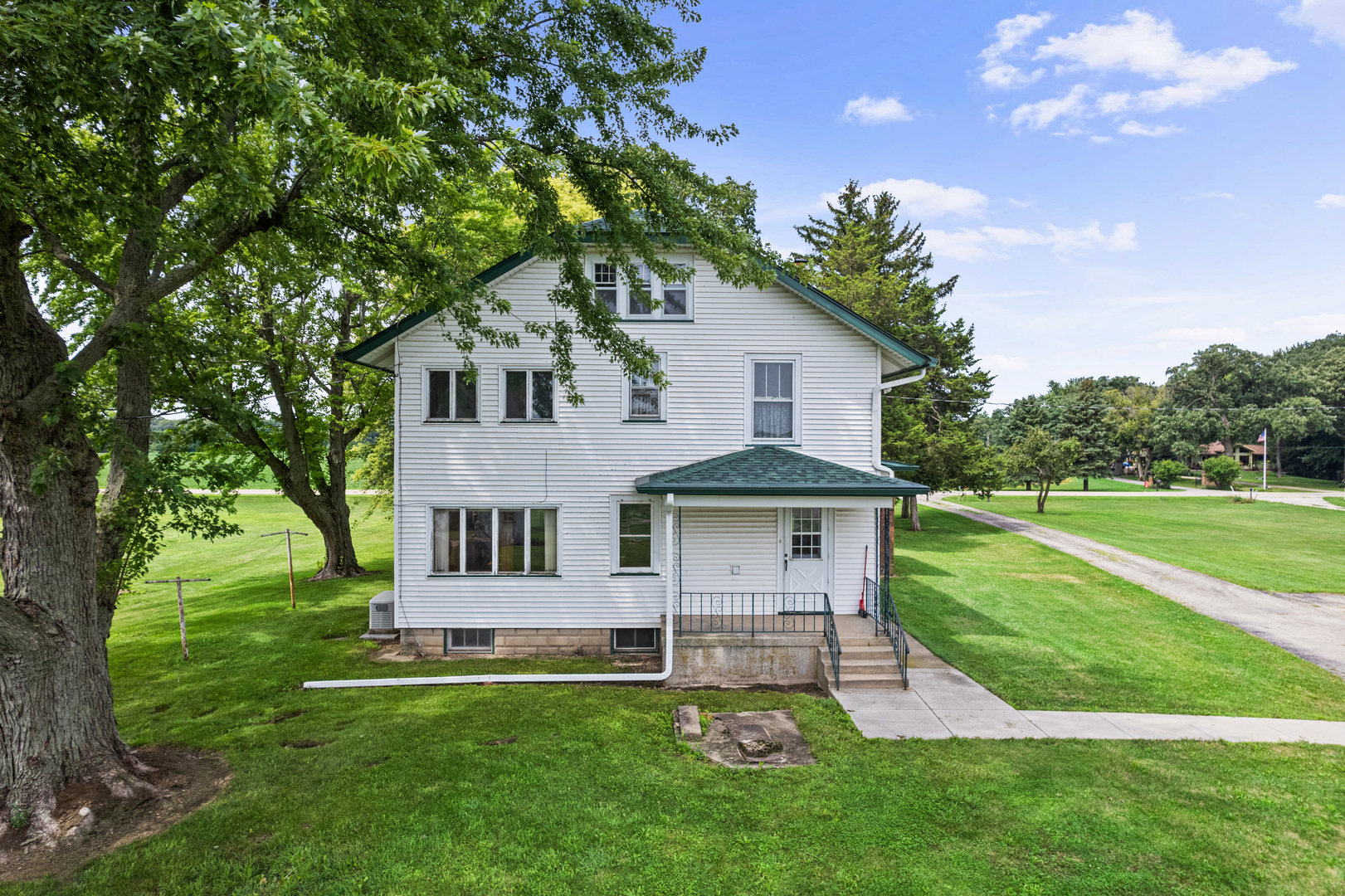 3720 W Sandwich Road, Sandwich, IL 60548