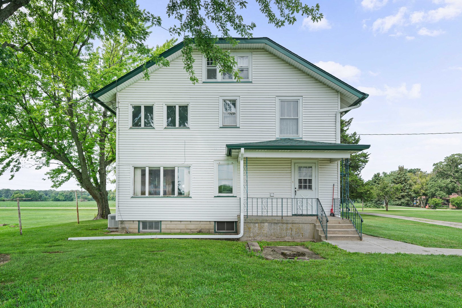 3720 W Sandwich Road, Sandwich, IL 60548