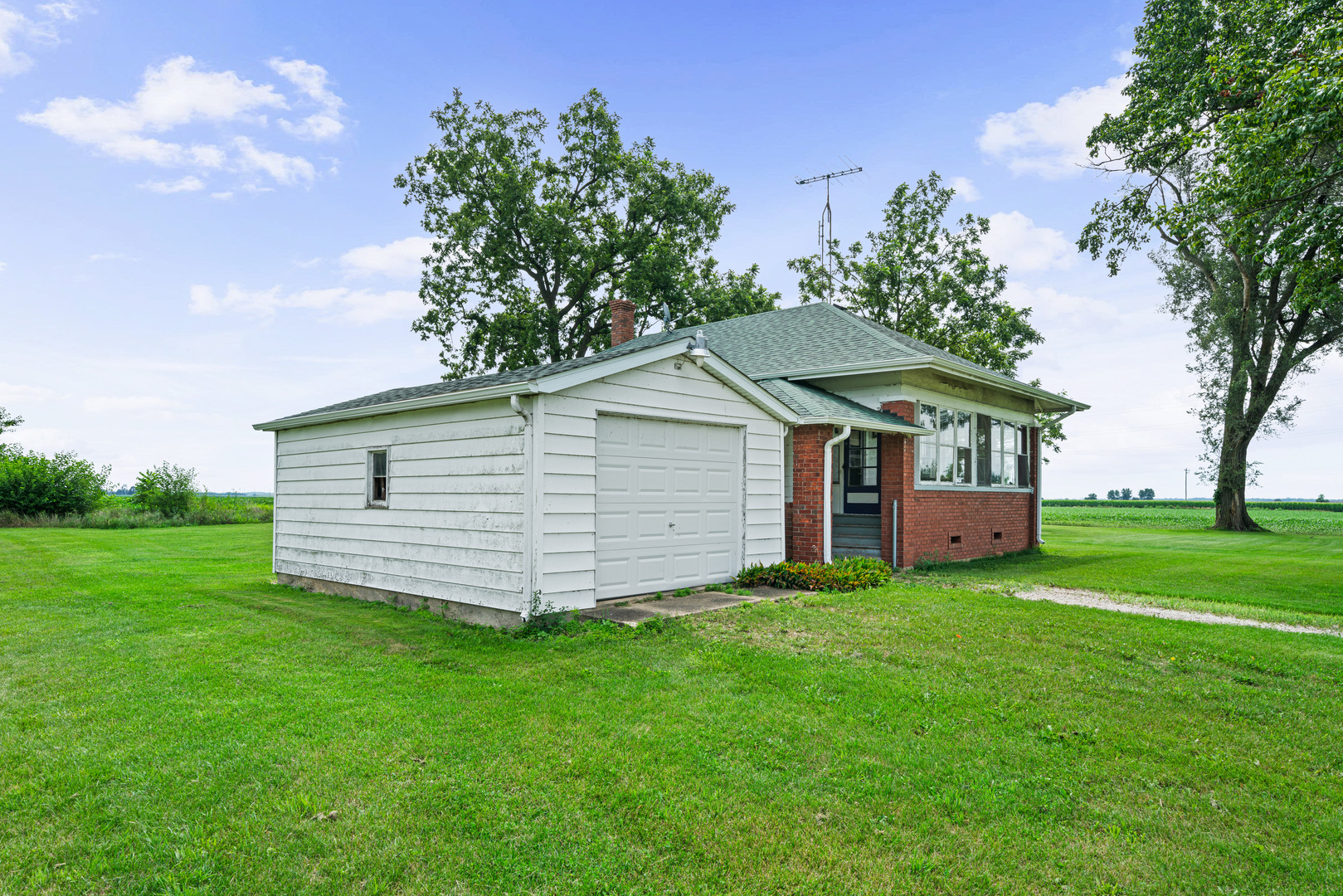 3720 W Sandwich Road, Sandwich, IL 60548