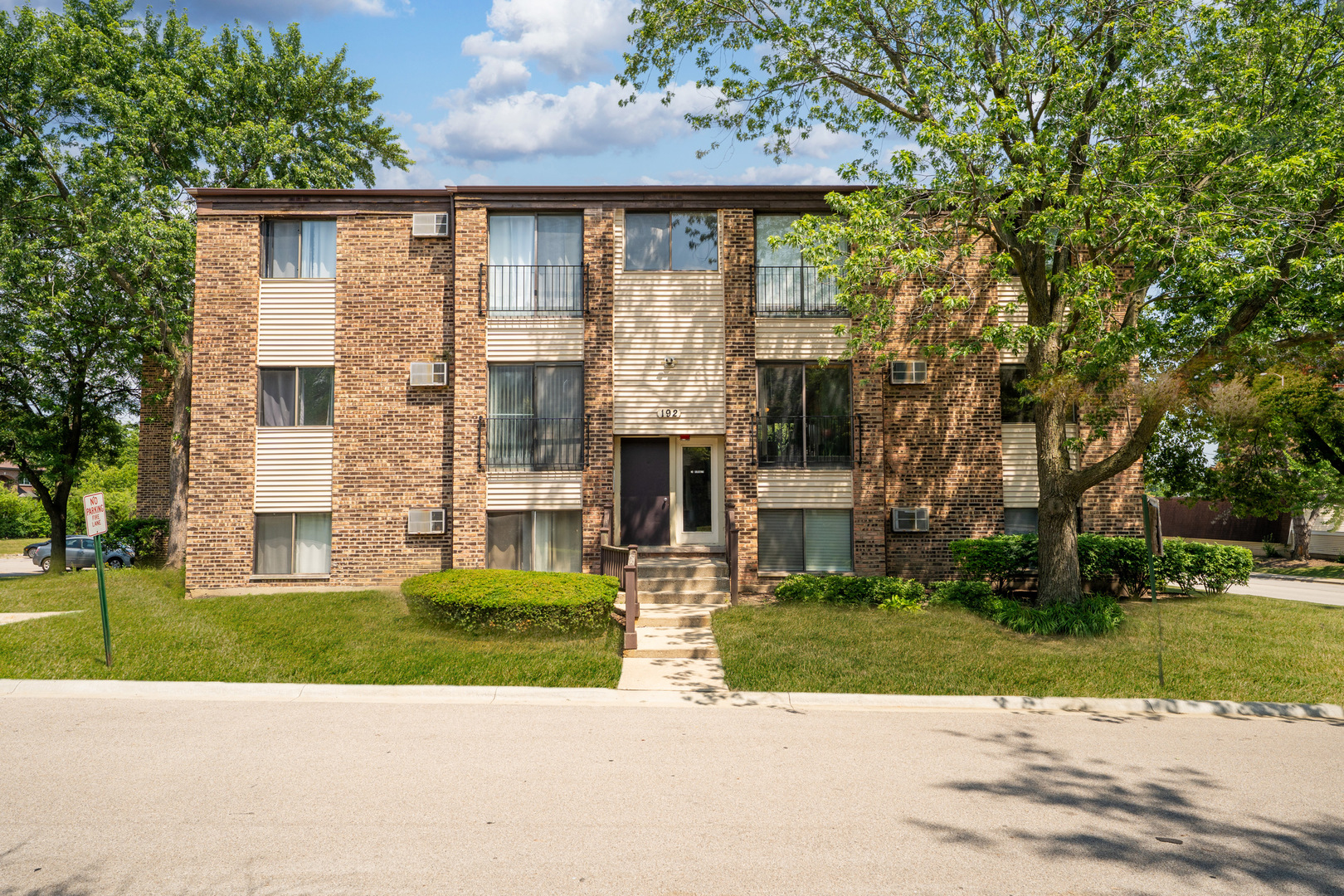 192 Dunteman Drive #202, Glendale Heights, IL 60139