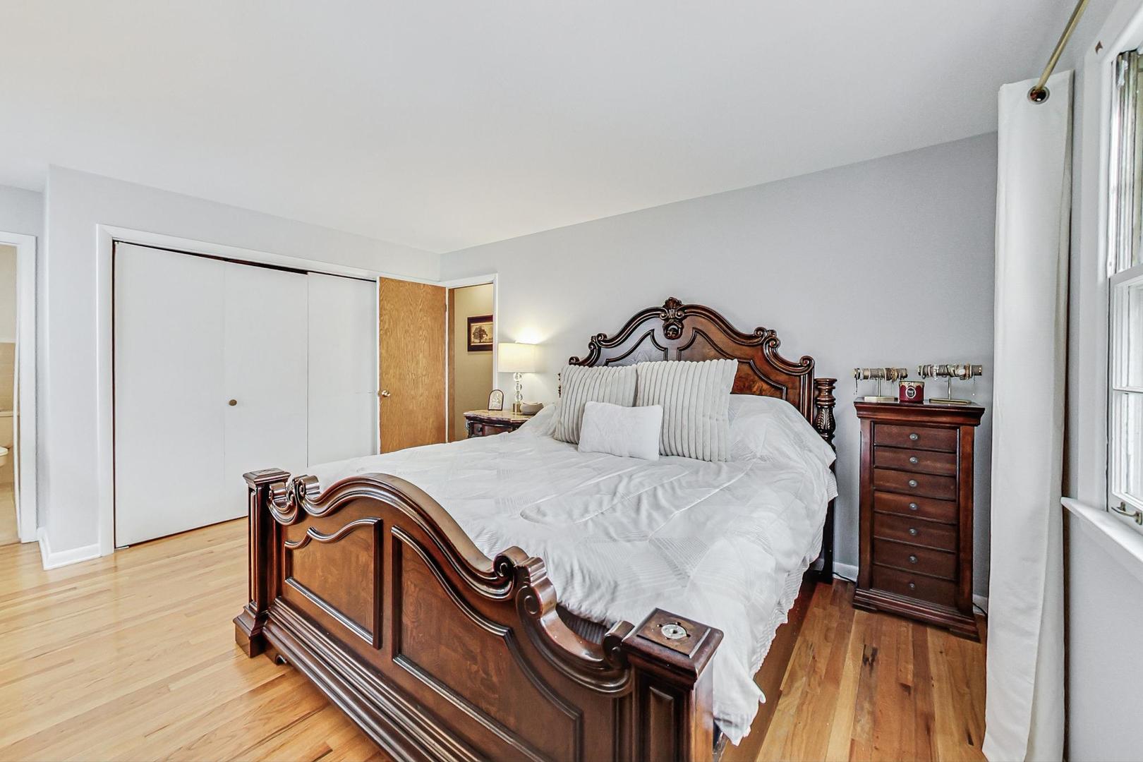 4228 Western Avenue, Western Springs, IL 60558