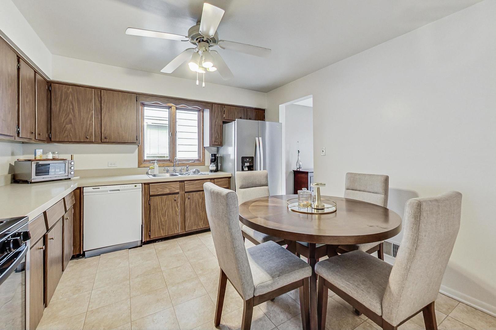 4228 Western Avenue, Western Springs, IL 60558
