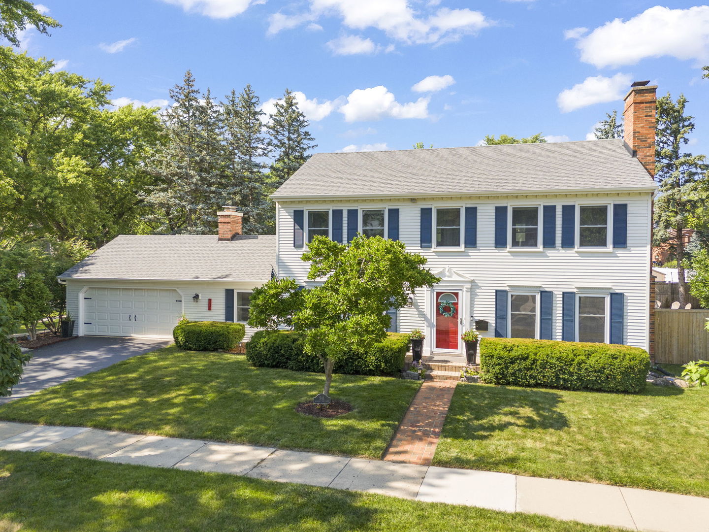 541 Burning Tree Lane, Naperville, IL 60563