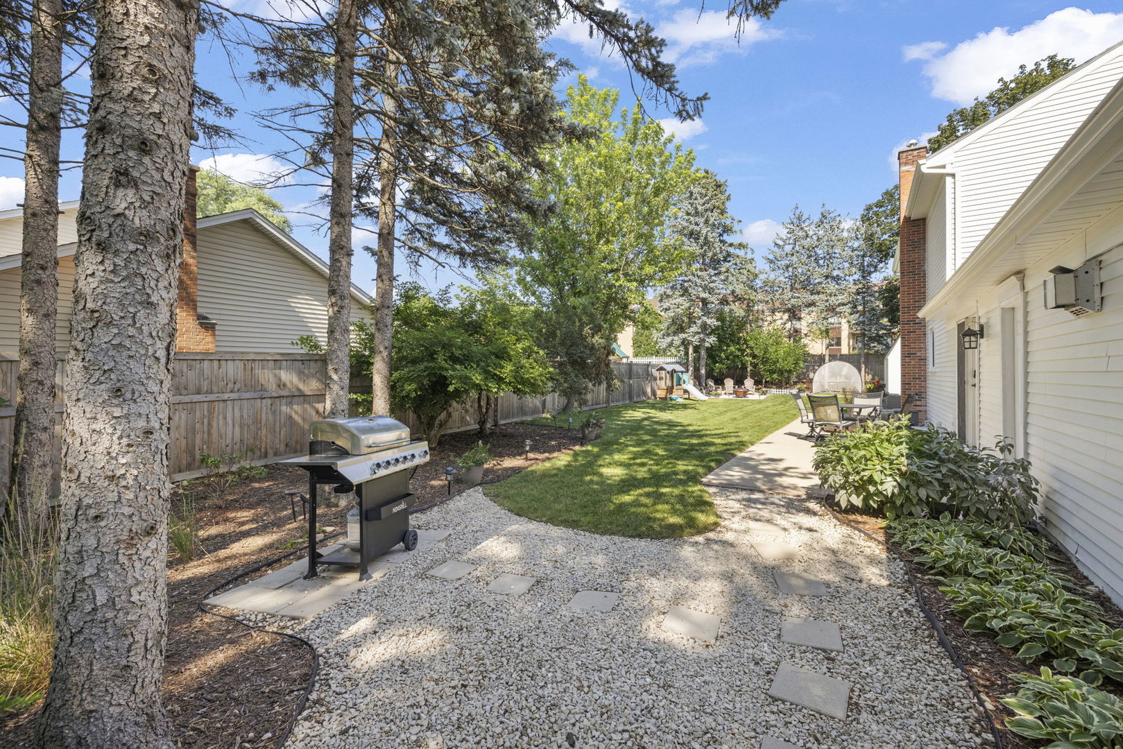541 Burning Tree Lane, Naperville, IL 60563