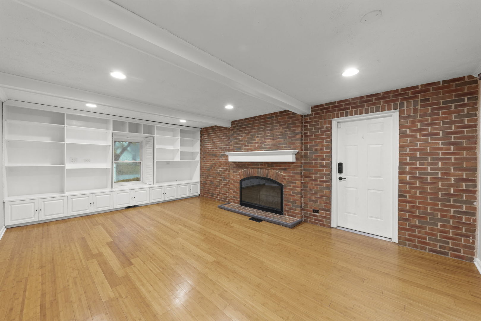 541 Burning Tree Lane, Naperville, IL 60563