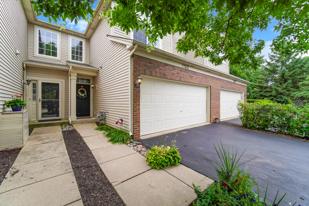 17503 Gilbert Drive, Lockport, IL 60441
