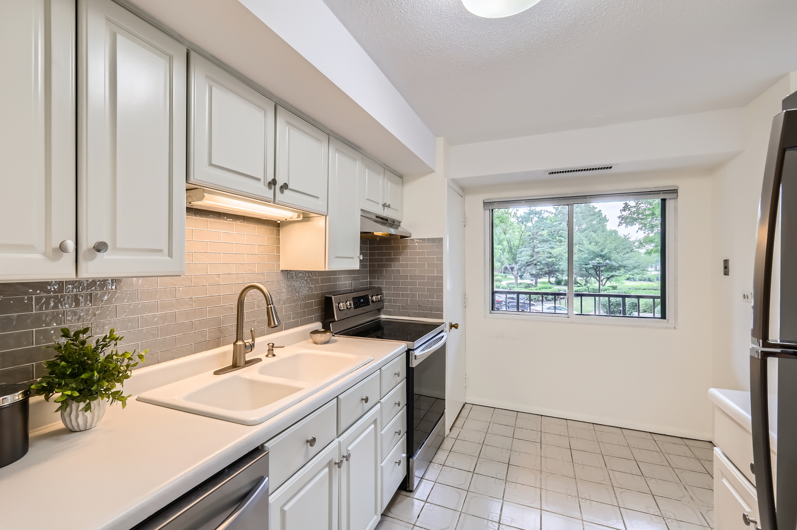 35 S Baybrook Drive #201, Palatine, IL 60074