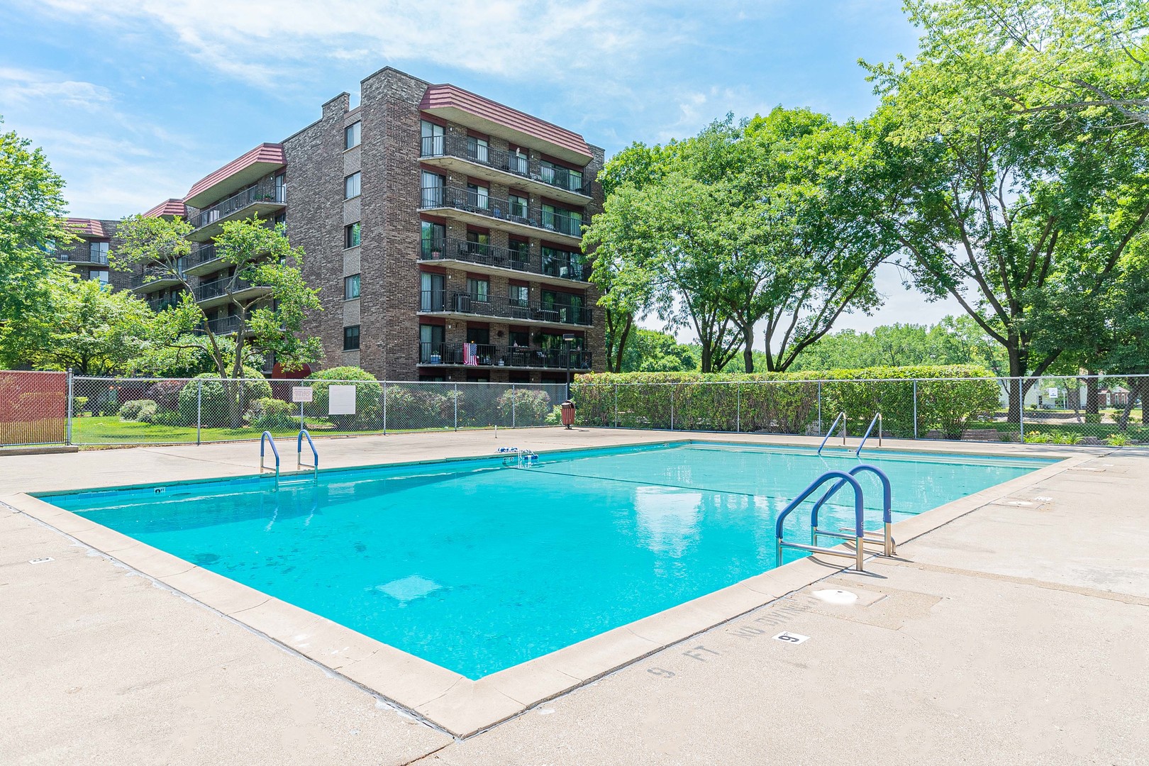 35 S Baybrook Drive #201, Palatine, IL 60074