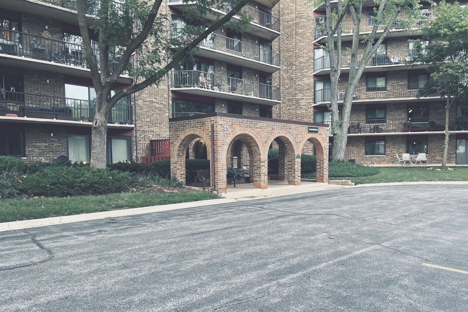 35 S Baybrook Drive #201, Palatine, IL 60074