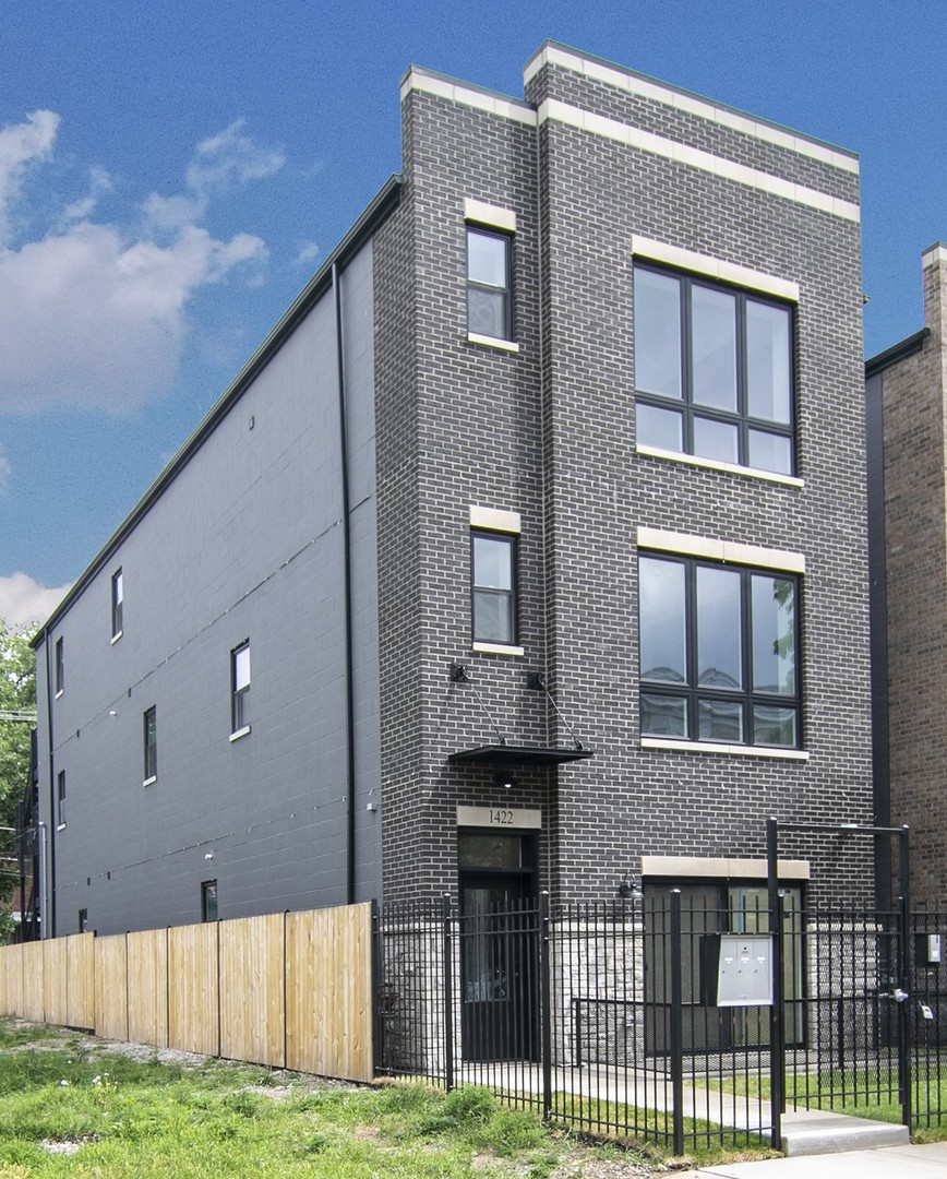 1422 E 66th Place, Chicago, IL 60637