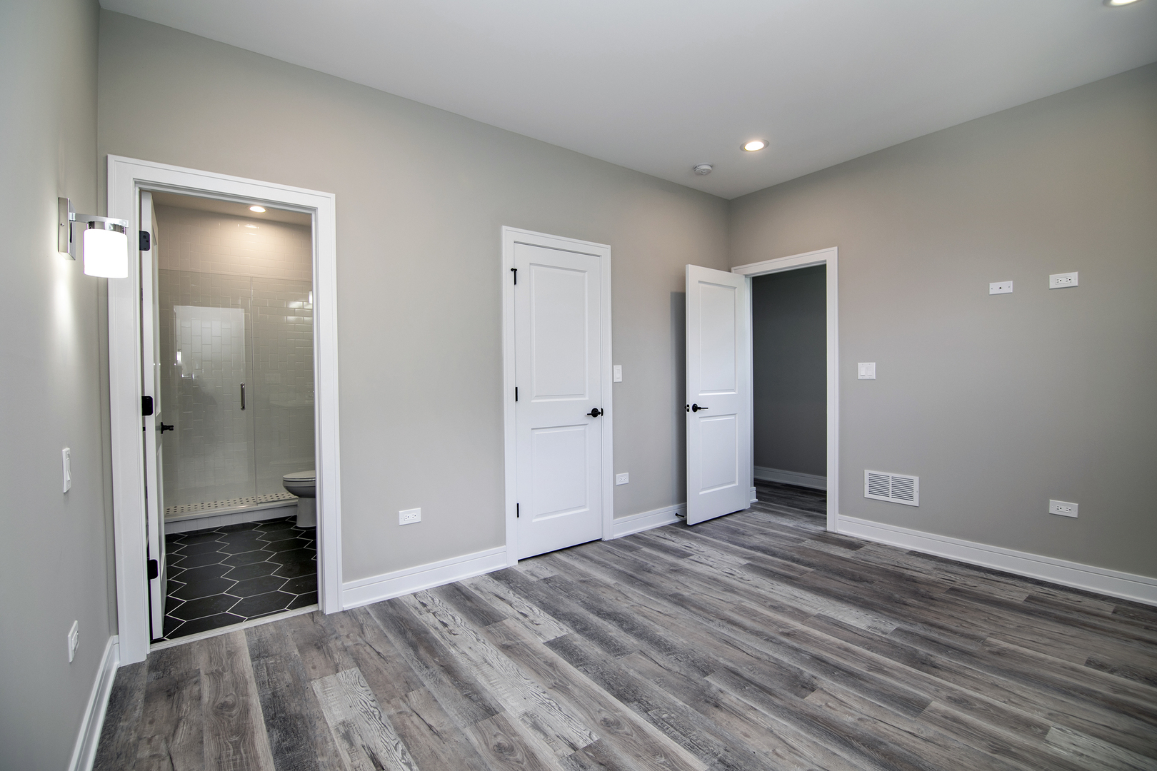 1422 E 66th Place, Chicago, IL 60637
