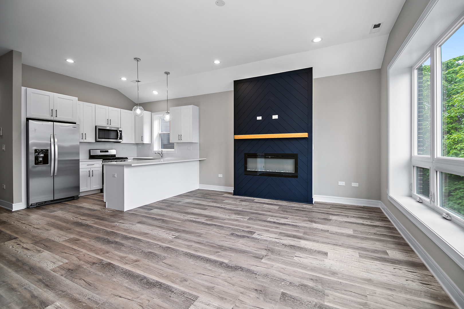 1422 E 66th Place, Chicago, IL 60637