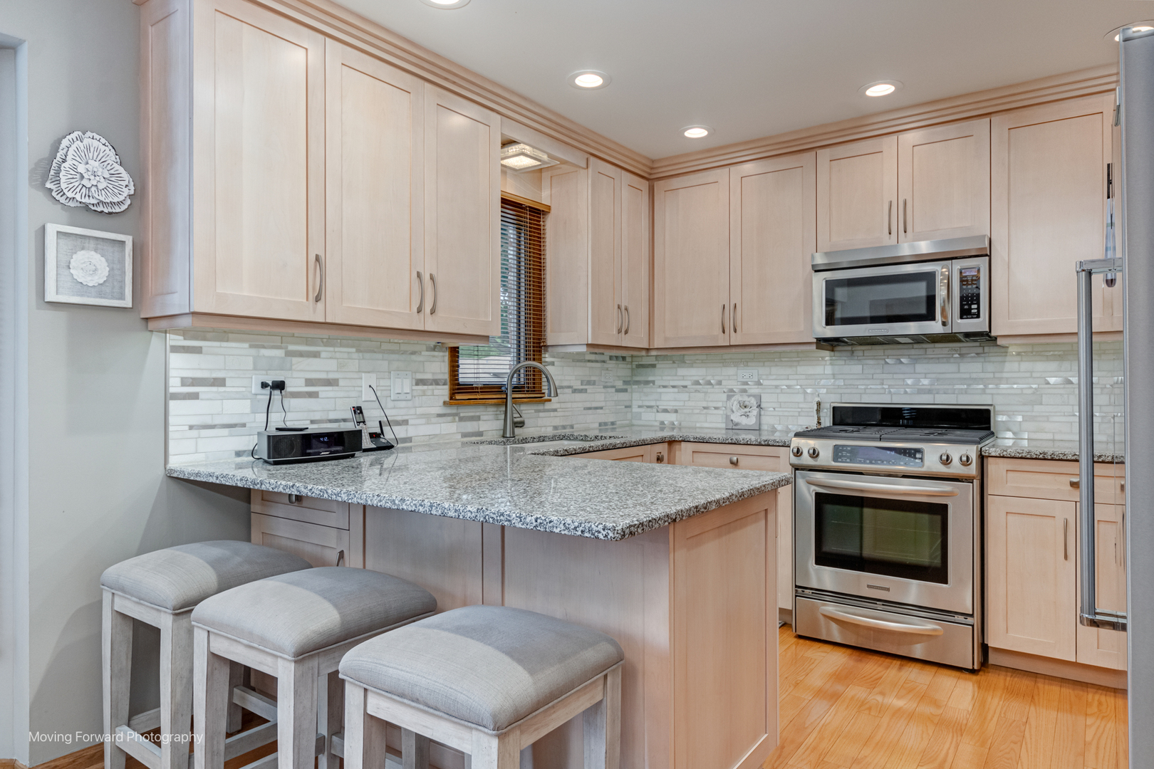 8319 Waterford Drive, Tinley Park, IL 60477