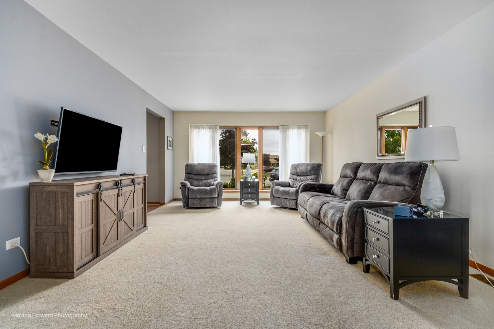 8319 Waterford Drive, Tinley Park, IL 60477