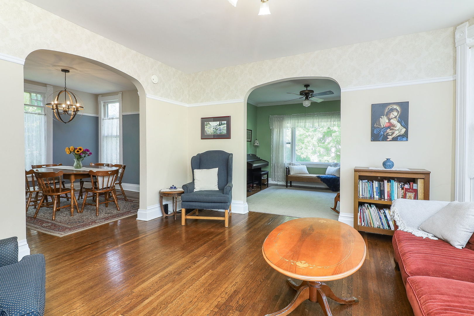 130 Sophia Street, West Chicago, IL 60185
