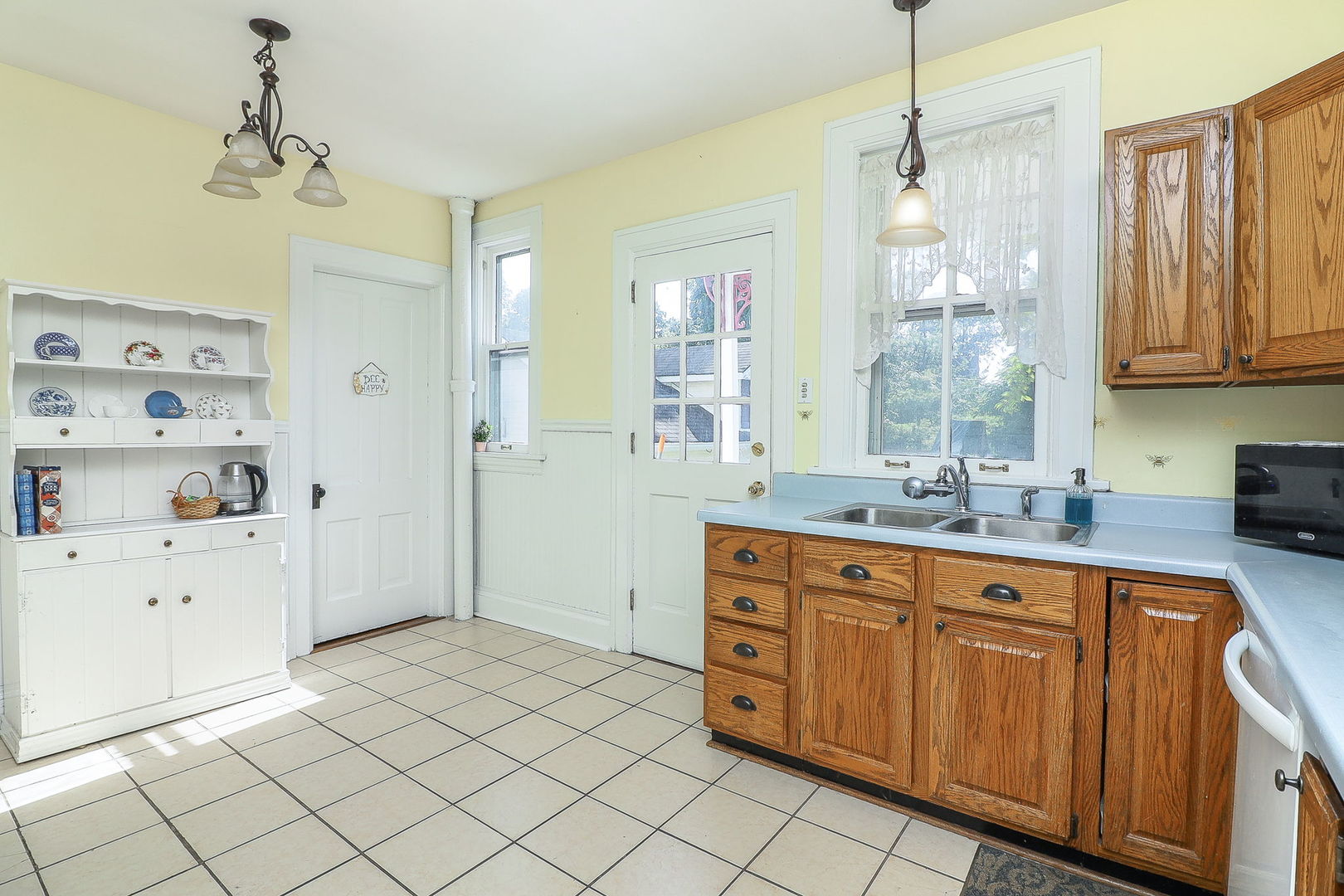 130 Sophia Street, West Chicago, IL 60185