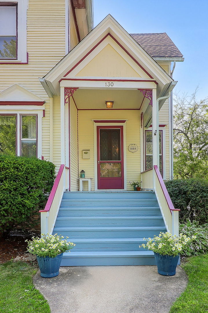 130 Sophia Street, West Chicago, IL 60185