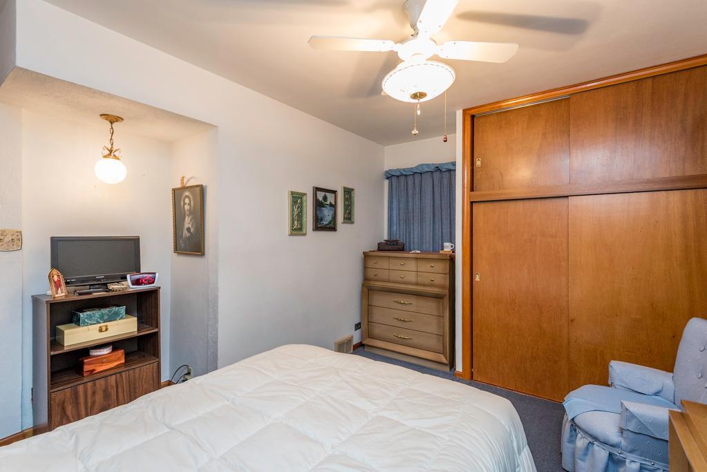 618 N Lewis Avenue, Waukegan, IL 60085